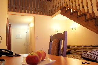 Deluxe Hotel