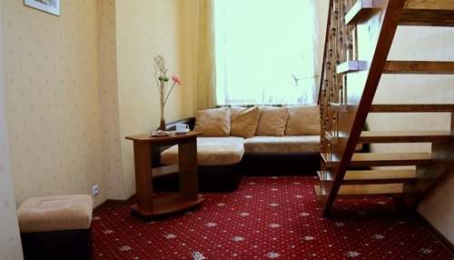 Deluxe Hotel