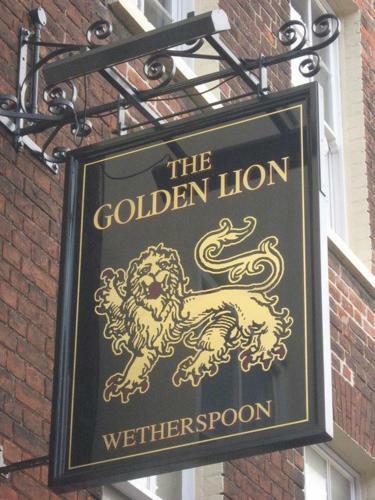 Hotel The Golden Lion Wetherspoon