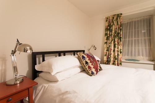 Bed & Breakfast The Holford Arms
