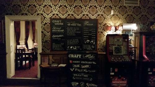 The Three Tuns Hotel Wetherspoon