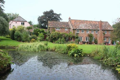 Middle Burrow Bed And Breakfast