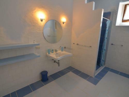 Mountain View Apartment In Pergola With Pool