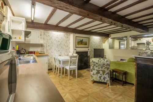 River Nene Cottages