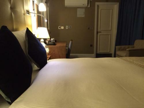 Hotel The Crown