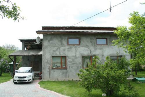 Sadiba Pri Dorogi