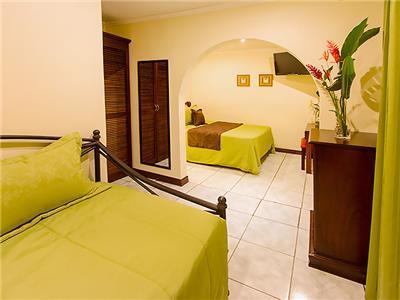 Hotel Iguana Verde