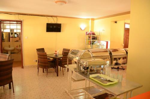 Upperhill Blueberry Hotel
