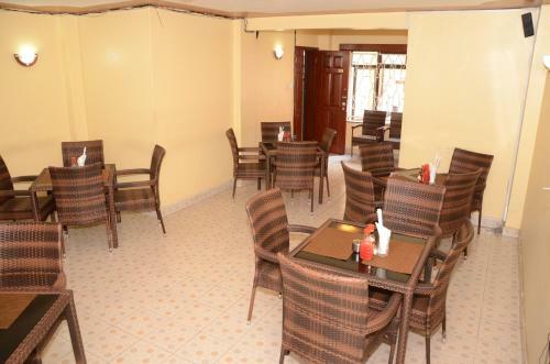 Upperhill Blueberry Hotel