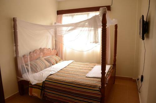Upperhill Blueberry Hotel