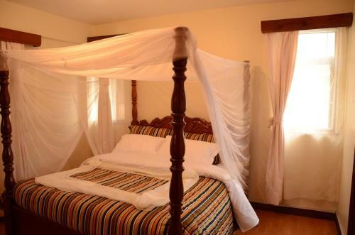 Upperhill Blueberry Hotel