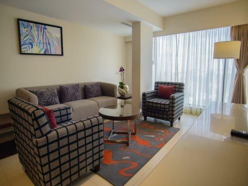 The Concord Hotel & Suites