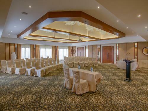 The Concord Hotel & Suites