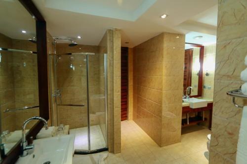 Golden Tulip Essential Lagos Airport Hotel