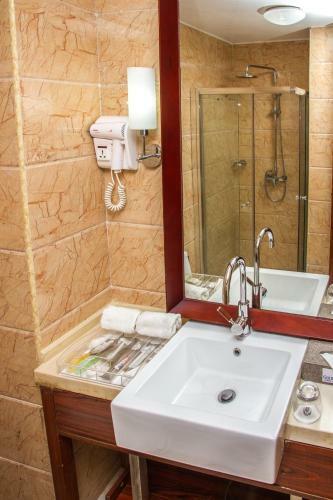 Golden Tulip Essential Lagos Airport Hotel