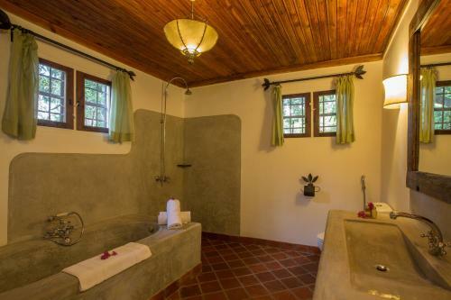 Hotel Rivertrees Country Inn