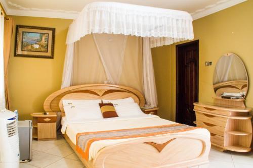 Desert Breeze Hotel