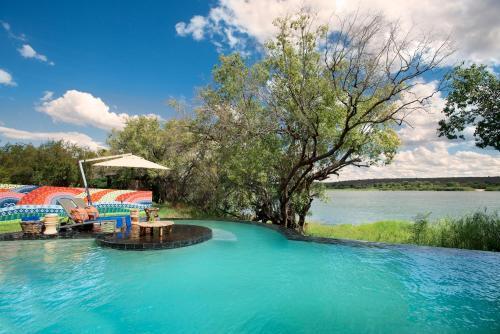 Royal Chundu River Lodge