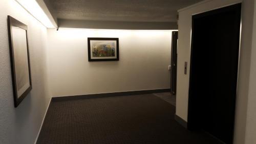 Hotel Home Away Inn