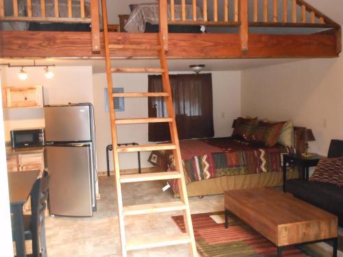 Talkeetna Wolf Den Cabin