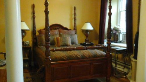 Posada Baldachin Inn