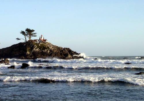 Oceanfront Lodge