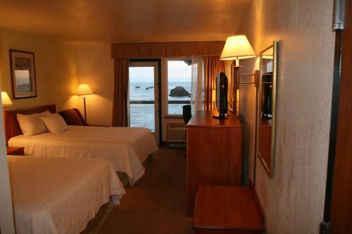 Oceanfront Lodge