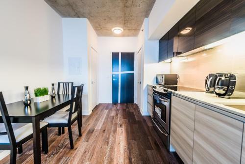 Apartamento Gladstone Suites - Toronto Central