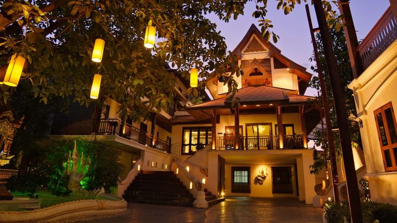 Hotel De Naga