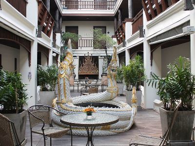 Hotel De Naga