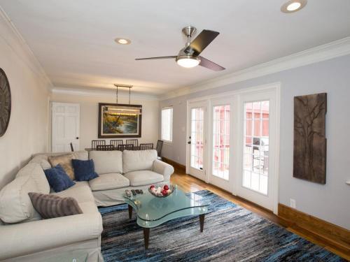 Five-bedroom Atlanta Home