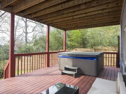 Five-bedroom Atlanta Home