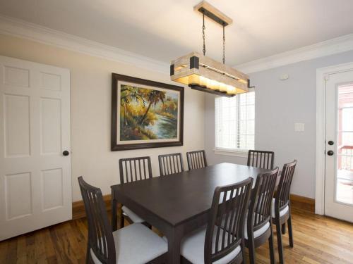 Five-bedroom Atlanta Home