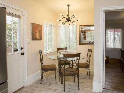 Five-bedroom Atlanta Home