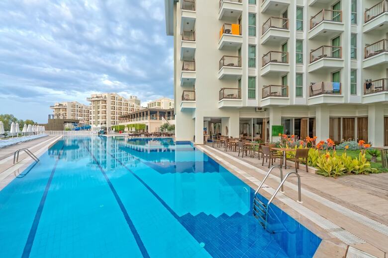 Hotel Royal Atlantis Resort And Spa