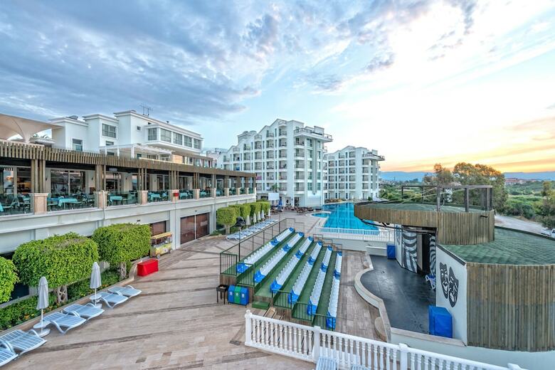 Hotel Royal Atlantis Resort And Spa