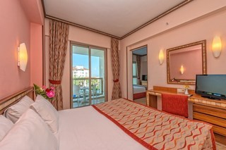 Royal Atlantis Beach Hotel