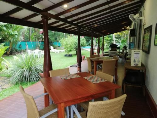 Bed & Breakfast Manik Villa