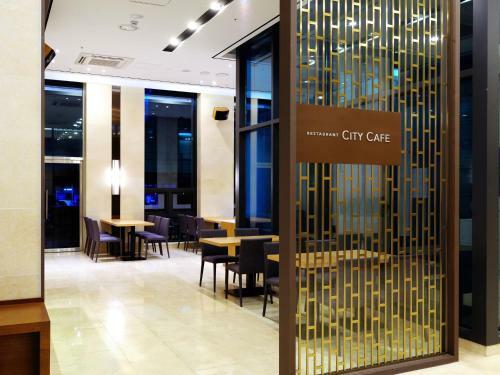 On City Hotel