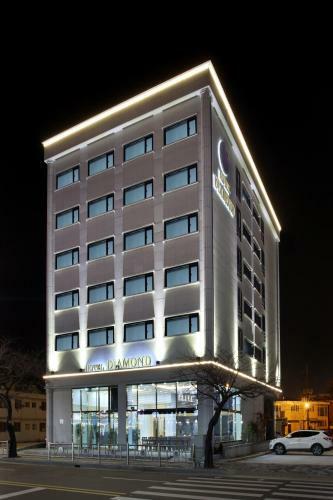 Diamond Tourist Hotel