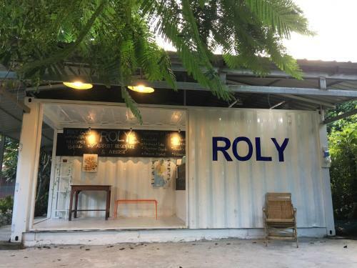 Roly's Hostel