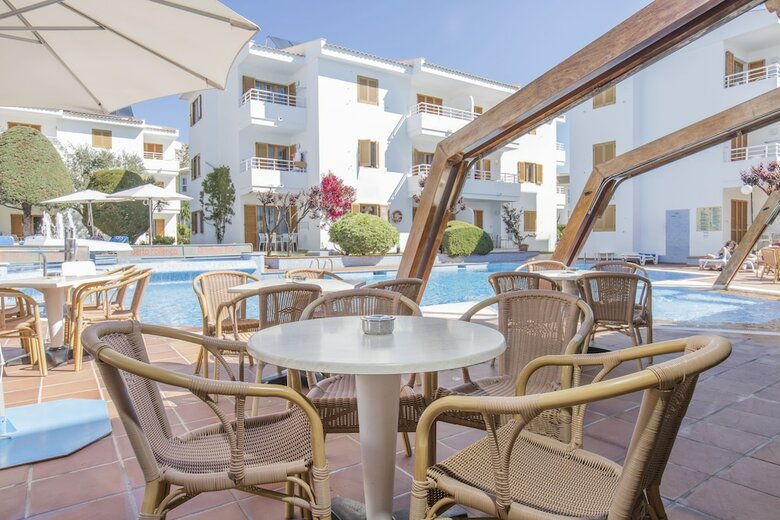 Aparthotel Flora