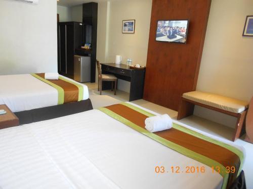 London Beach Resort And Hotel