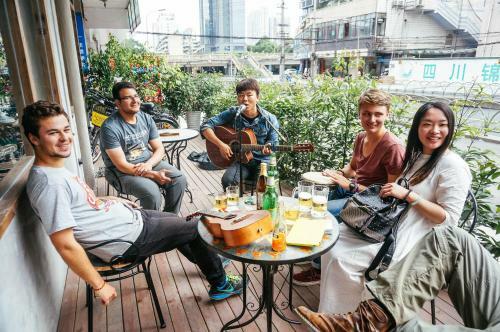 Chengdu Lazybones Hostel Templeside Poshpacker