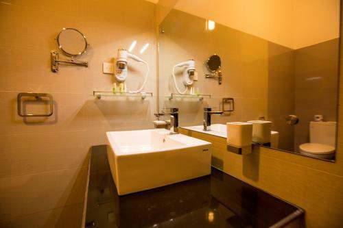 Hotel Thuruliya Lodge