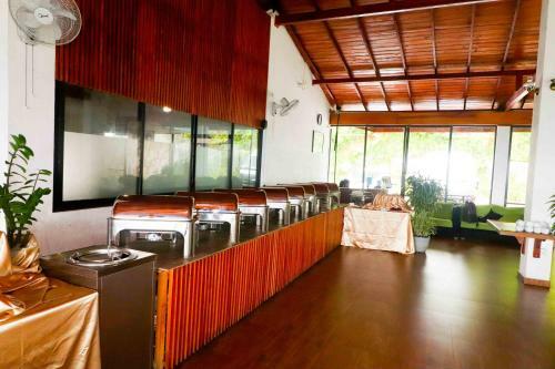 Hotel Thuruliya Lodge