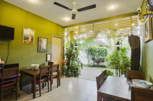 Hostal D'joemah Nadja Homestay