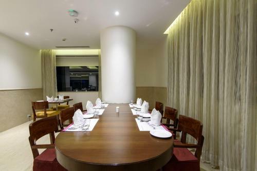 Hotel Regenta Central, Jhotwara
