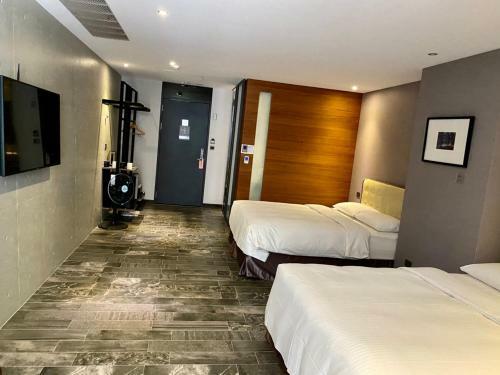3 Door Hotel