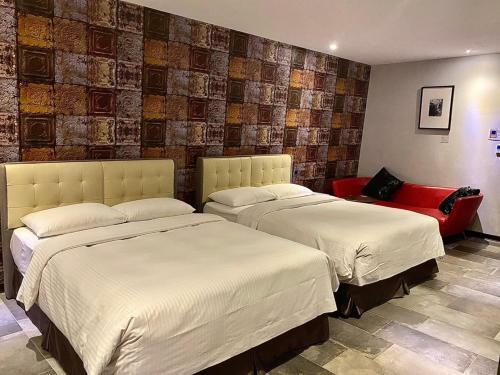 3 Door Hotel